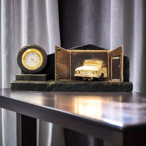 Винтажные настольные часы «Авторемонт»