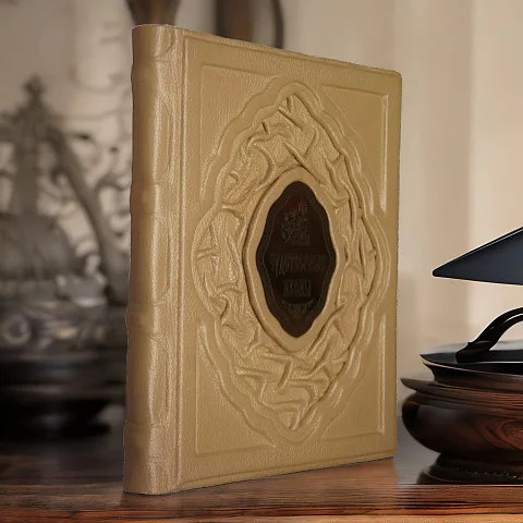 Чудотворные иконы — книга в кожаном переплёте