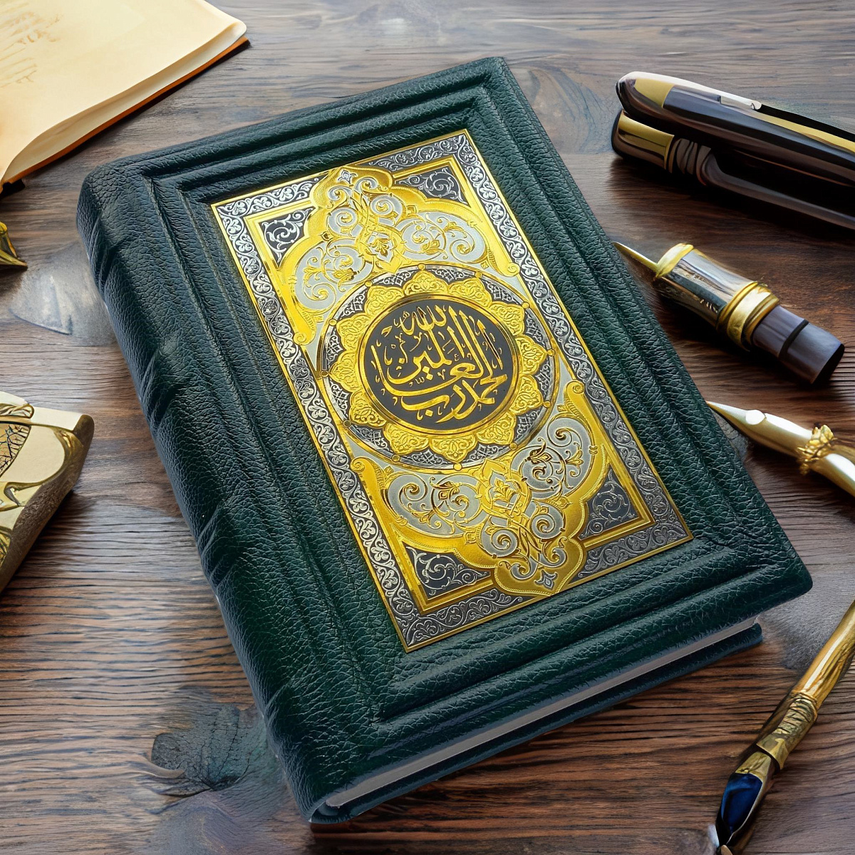 Коран с гравюрой — книга в кожаном переплёте