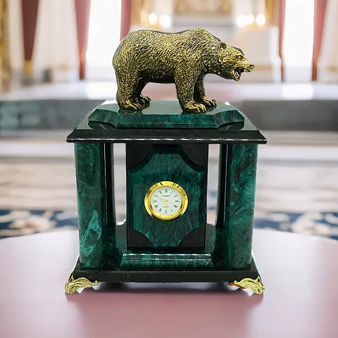 Интерьерные часы «Медведь» из змеевика