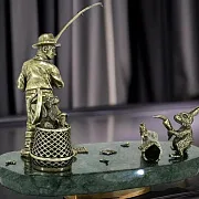 Бронзовая композиция "Рыбак" — фотография 1