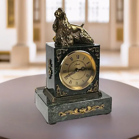 Часы со спаниелем