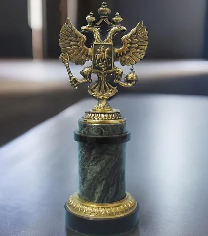 Бронзовая композиция «Герб Российский» (колонна со змеевиком)