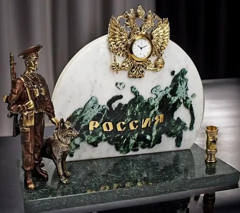 Настольные часы «Пограничник с собакой»
