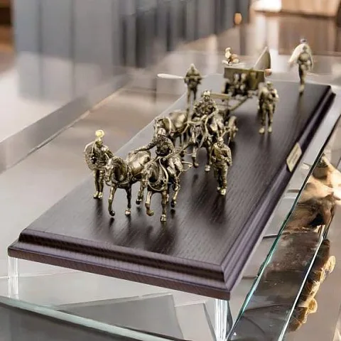 Диорама «Советская дивизионная артиллерия» из бронзы и ясеня, 1:35