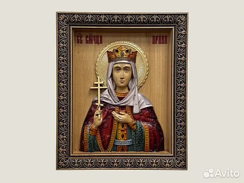 Икона резная из дерева Святая Ирина