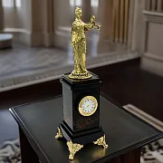 Часы «Фемида» из офиокальцита и долерита, 275 мм — фотография 1