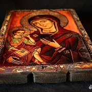 Икона Богоматери "Одигитрия" с подтавкой — фотография 4