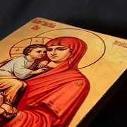 Икона деревянная "Богоматерь Почаевская" — фотография 6
