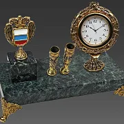 Часы «Элина» с гербом ФСО и подставками — фотография 2