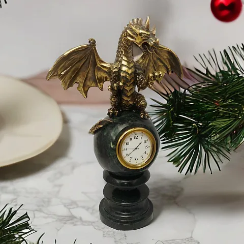 Часы с драконом на шаре