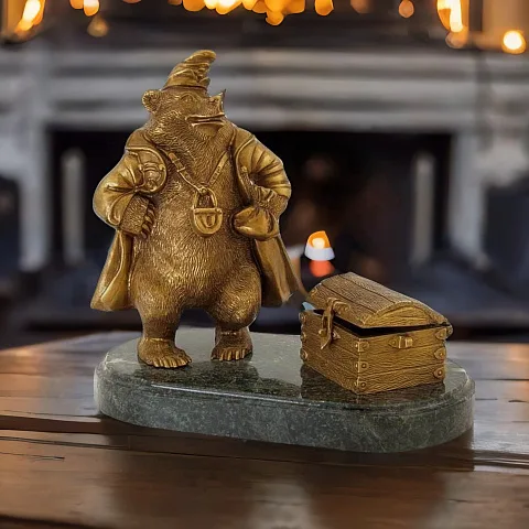 Фигурка «Медведь с сундуком» из бронзы и камня