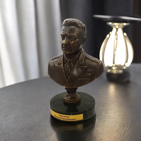 Бронзовый бюст «Маргелов В.Ф.(Командующий ВДВ)»