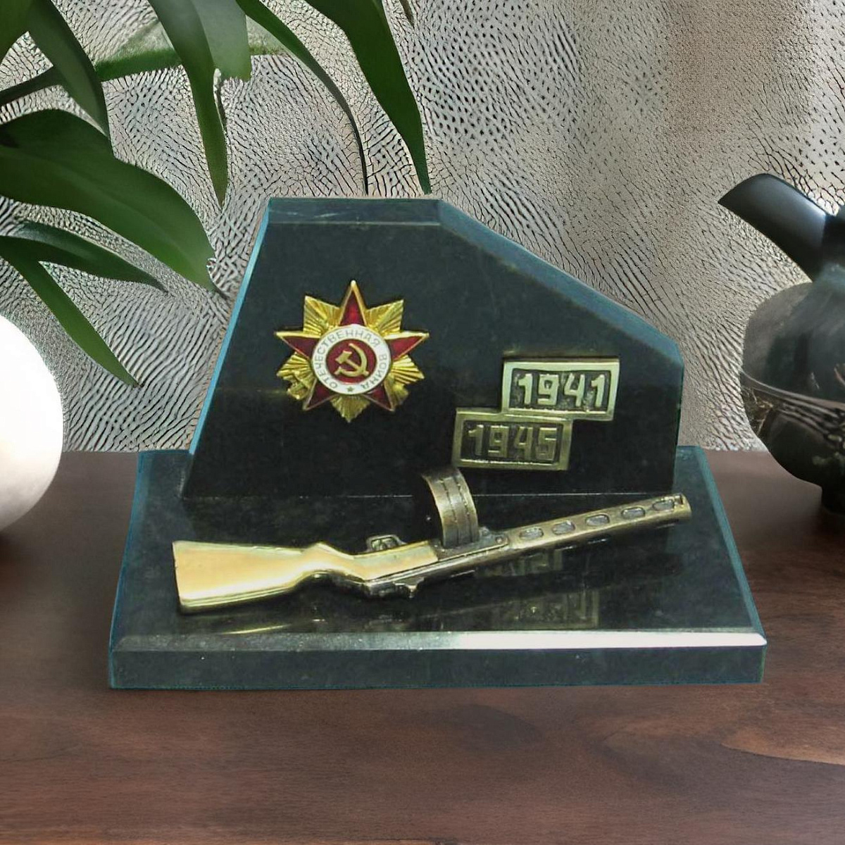 Бронзовый сувенир "Орден"