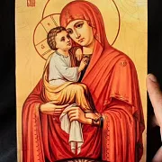 Икона деревянная "Богоматерь Почаевская" — фотография 4