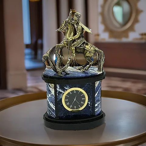Каминные часы «Георгий Победоносец» из содалита и долерита