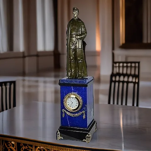 Часы «Феликс Дзержинский» из лазурита и долерита