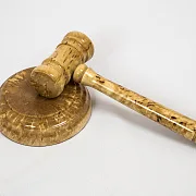 Судейский и аукционный молоток из карельской берёзы — фотография 2