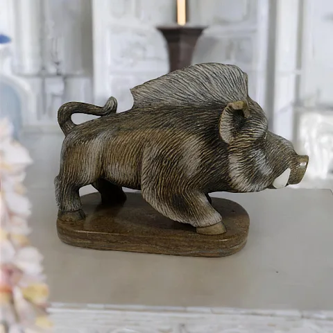 Фигура «Кабанчик» из кальцита