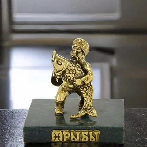 Бронзовая статуэтка «Рыбы» со змеевиком