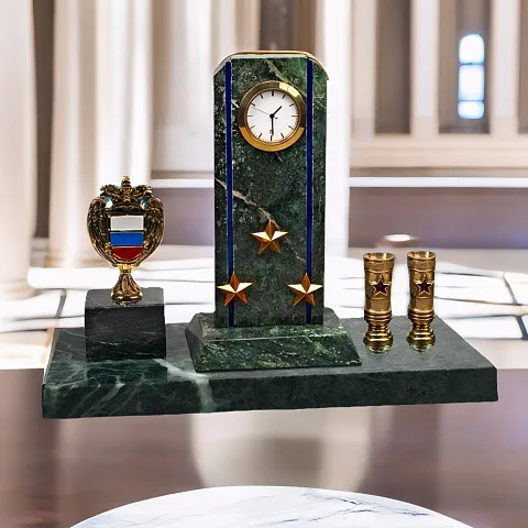 Часы «Погон» с гербом ФСО и подставками