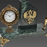 Часы «Элина» с гербом РФ и подставкой — фотография 2
