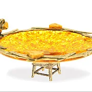 Декоративная тарелка из янтаря — фотография 2